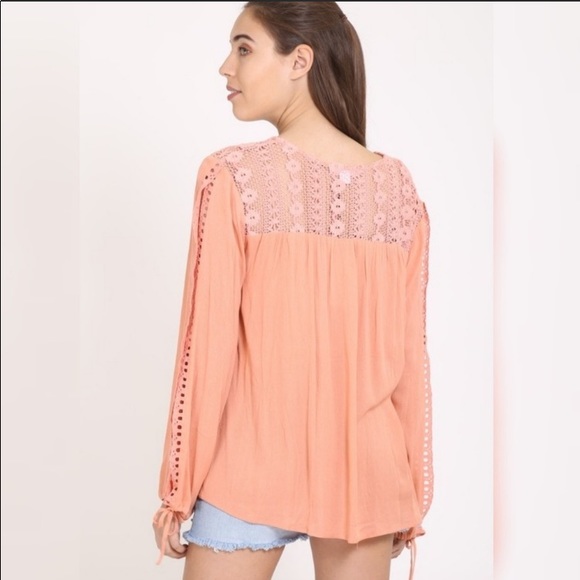 “The Bobbie Jo“ Slit Sleeve Cotton Top - Picture 3 of 8